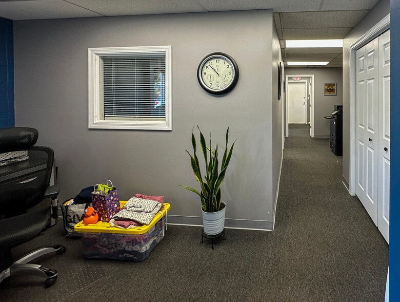 More Photos Of 23 William Way, Bellingham Warehouse For Lease