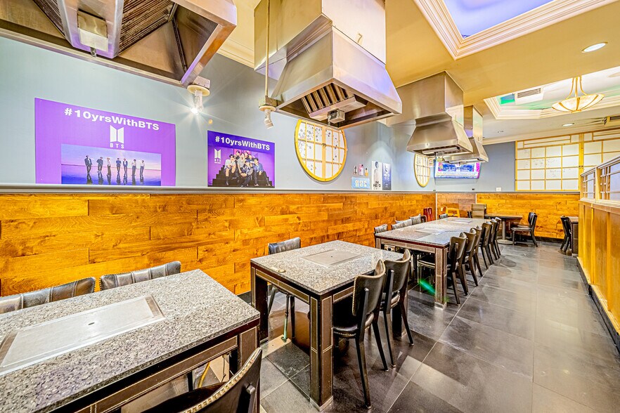 More Photos Of 3680 W 6th St, Los Angeles Restaurant For Sale