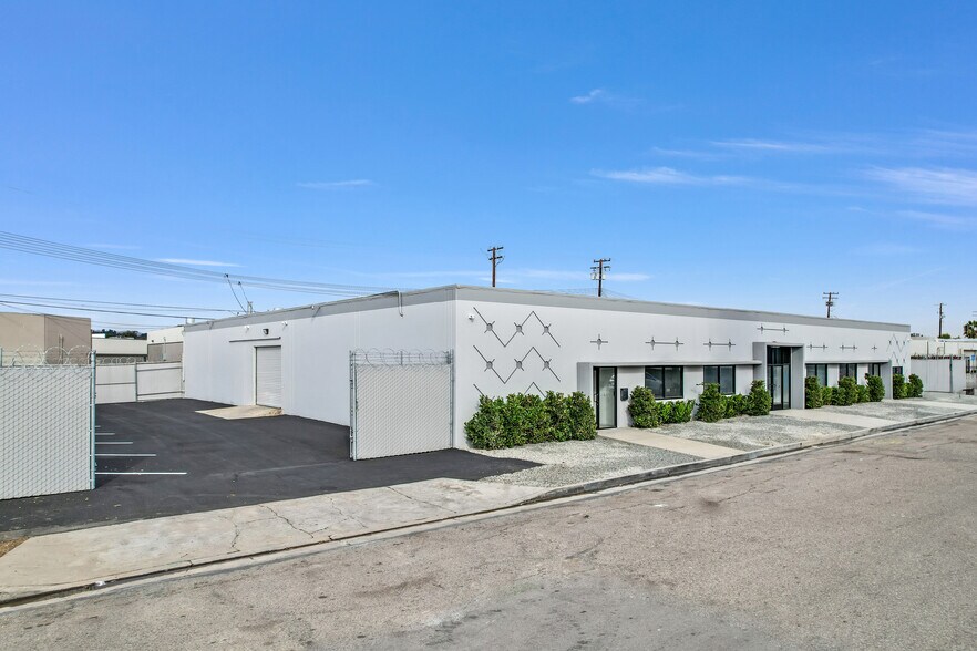 More Photos Of 1121-1127 E Ash Ave, Fullerton Warehouse For Sale