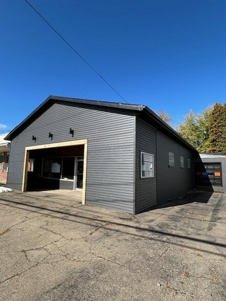 More Photos Of 3406 W Lake Rd, Erie Auto Repair For Lease