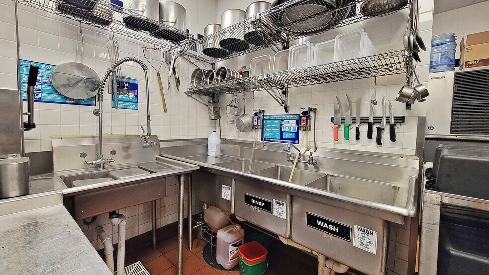 More Photos Of 5050 Langston Blvd, Arlington Restaurant For Sale