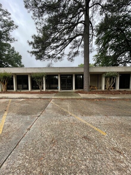 More Photos Of 130 Lexington Ln, Southern Pines Office For Lease