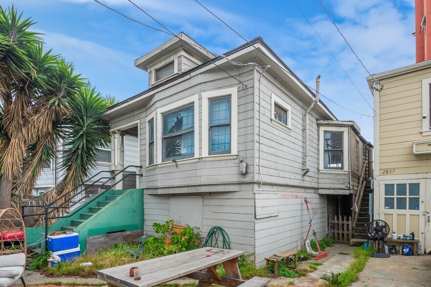 More Photos Of 2857 Ford St, Oakland Multifamily For Sale