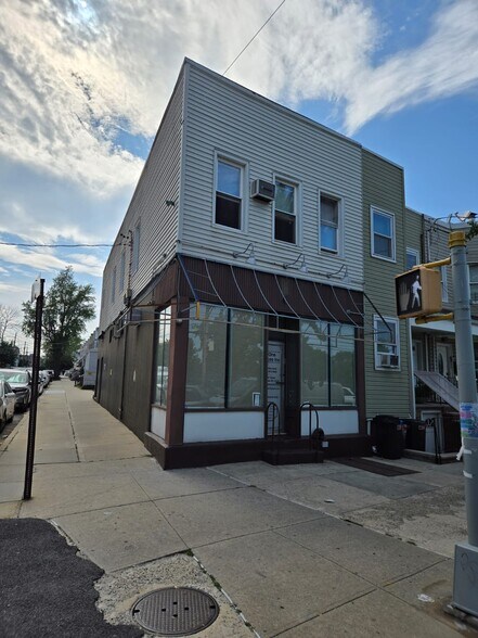 Primary Photo Of 6746 80th St, Middle Village Apartments For Sale