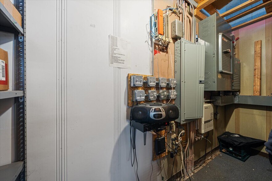 More Photos Of 4711 State Rd, Cleveland Storefront For Sale