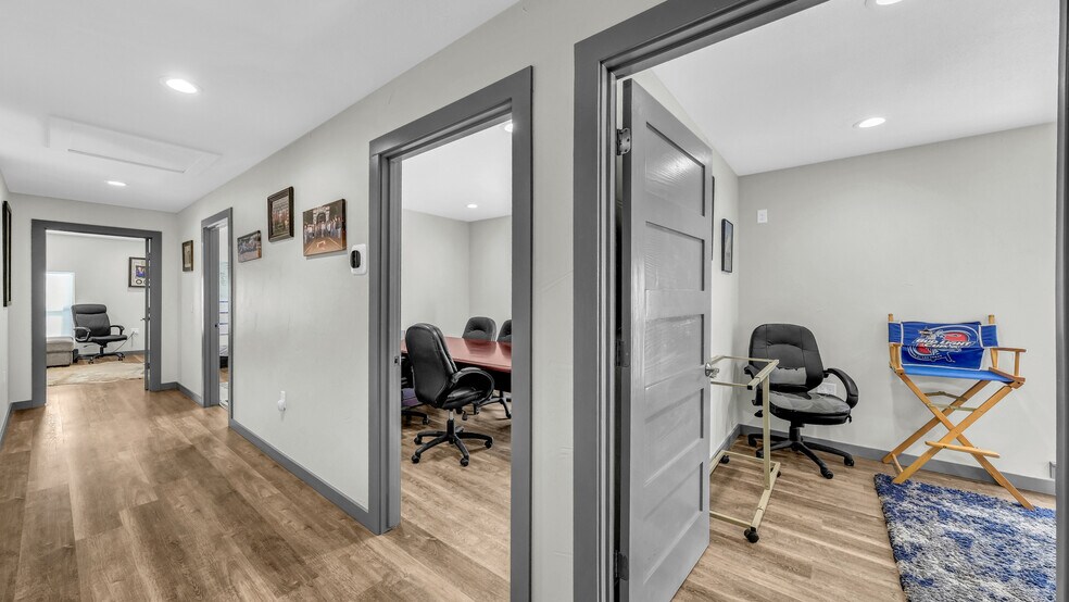 More Photos Of 125 Winners Cir, Weatherford Showroom For Sale