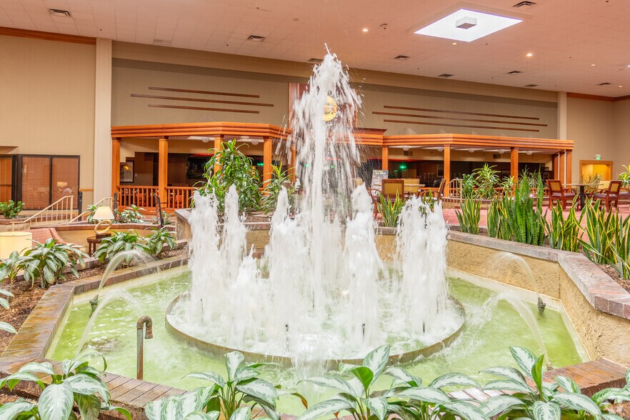 More Photos Of 1717 Airport Exchange Blvd, Erlanger Hotel For Sale