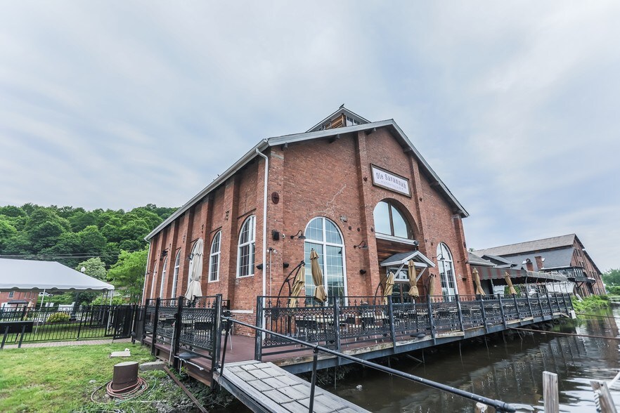 More Photos Of 88-110 Rondout Landing, Kingston Restaurant For Sale