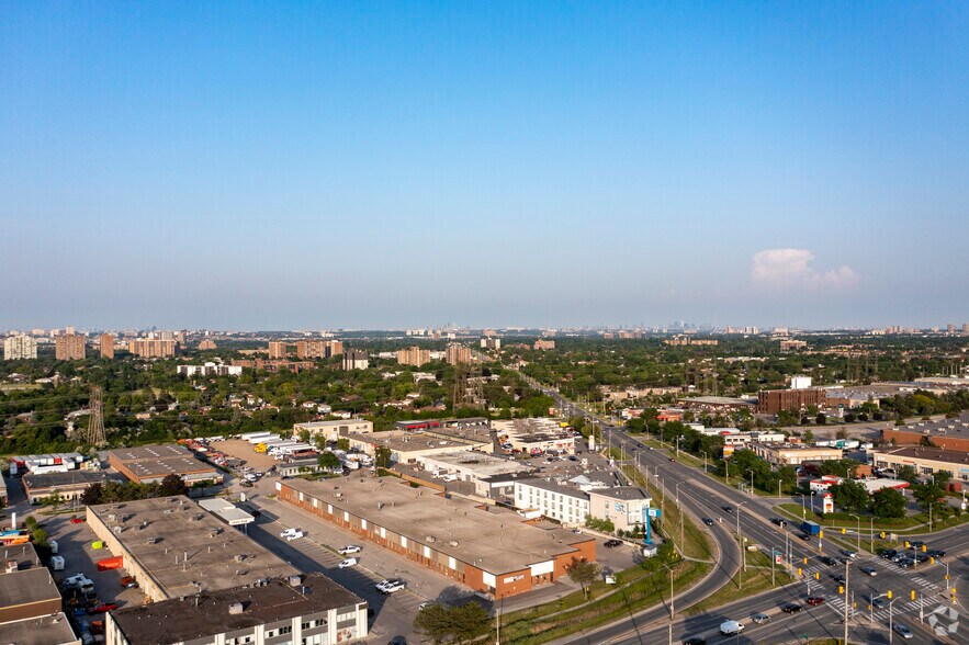 More Photos Of 20 Baywood Rd, Toronto Warehouse For Lease