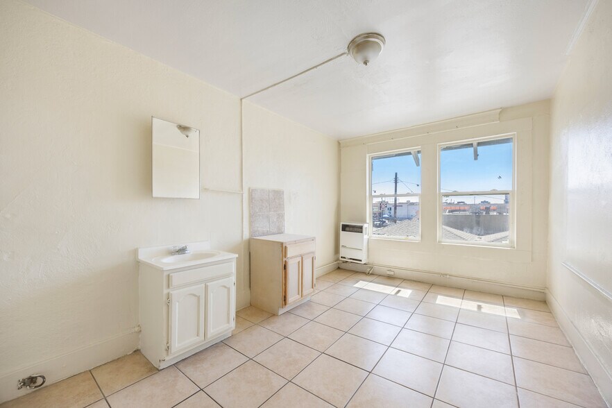 More Photos Of 521 S Union Ave, Los Angeles Apartments For Sale