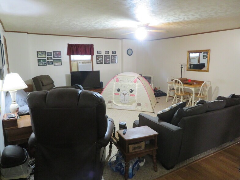 More Photos Of 113 S Graham St, Sardinia Warehouse For Sale