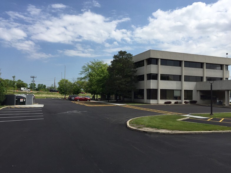 More Photos Of 1300 Greenbrook Blvd, Hanover Park Office For Sale