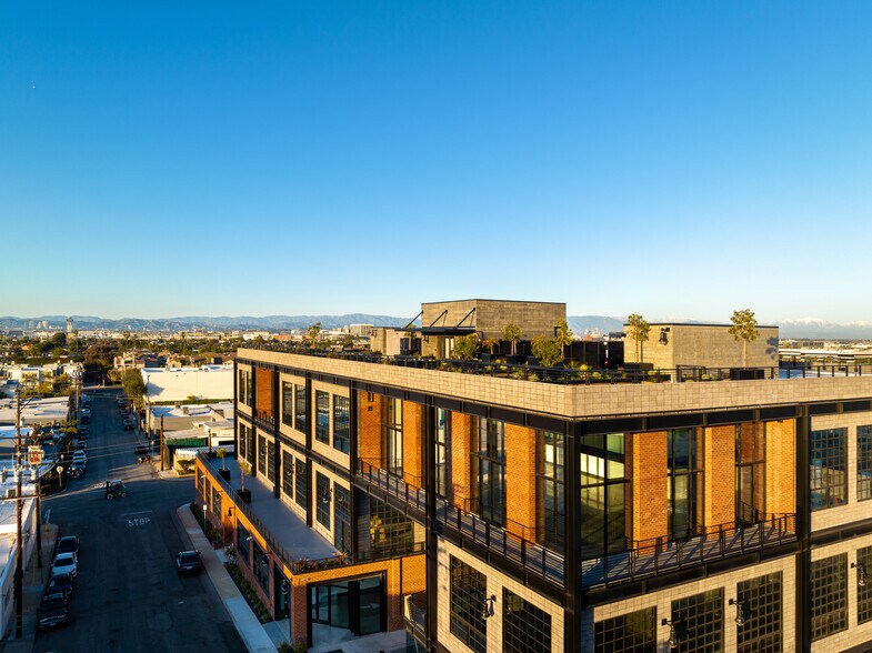 More Photos Of 136-142 Oregon St, El Segundo Research And Development For Lease