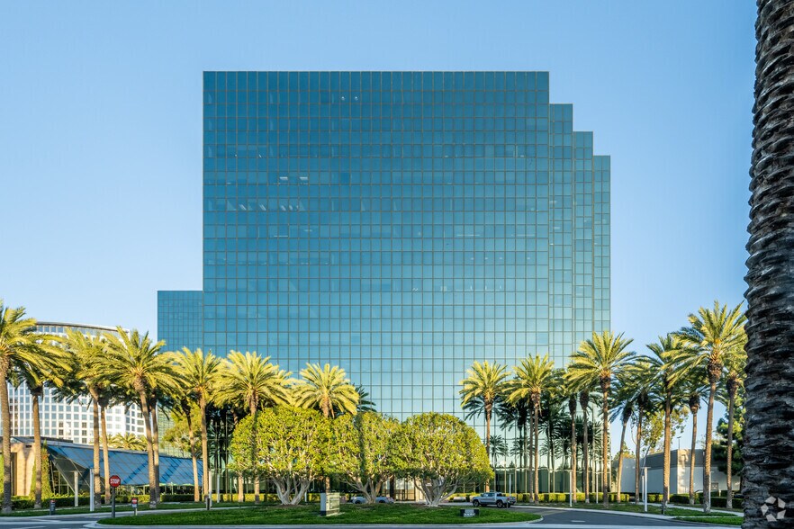 More Photos Of 3200 Park Center Dr, Costa Mesa Office For Lease