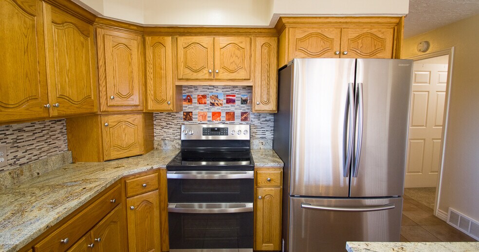 More Photos Of 397 N Wendy St, Torrey Specialty For Sale