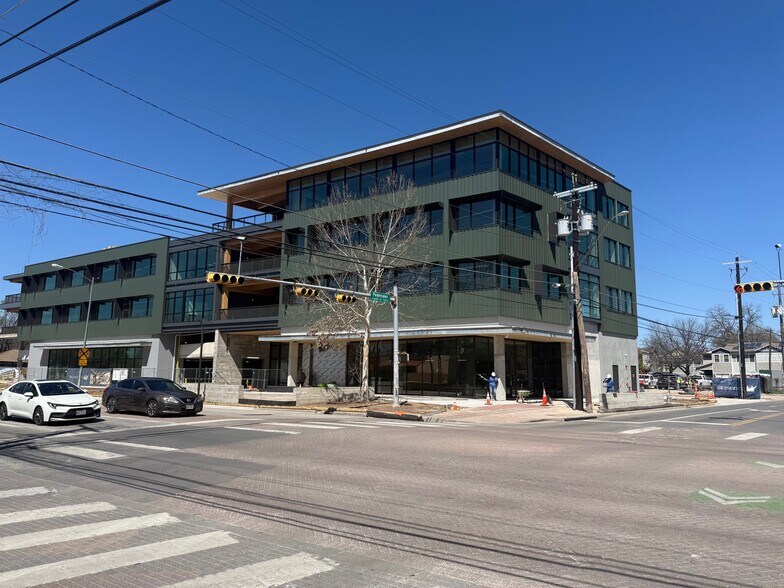More Photos Of 2422 E 7th St, Austin Office For Lease