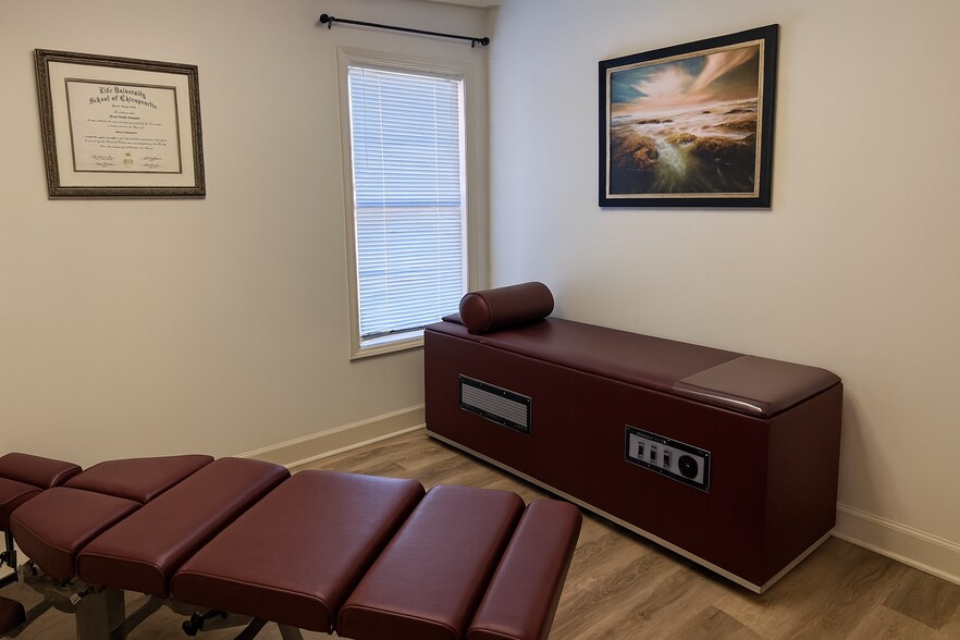 More Photos Of 203 Woodpark Pl, Woodstock Medical For Lease
