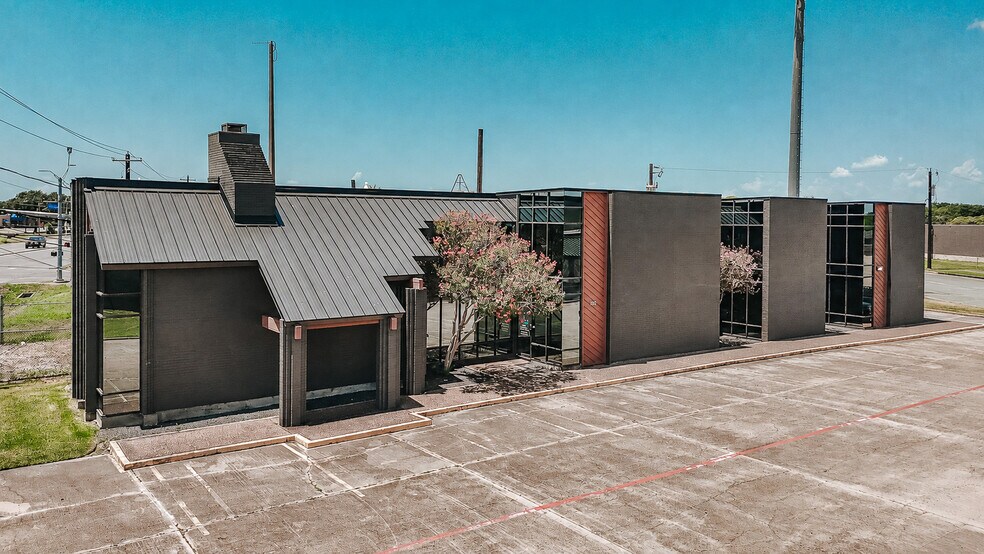 Primary Photo Of 4104 Houston Hwy, Victoria General Retail For Sale