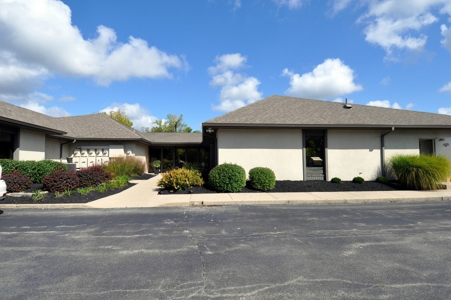 More Photos Of 16 W Wenger Rd, Englewood Medical For Lease