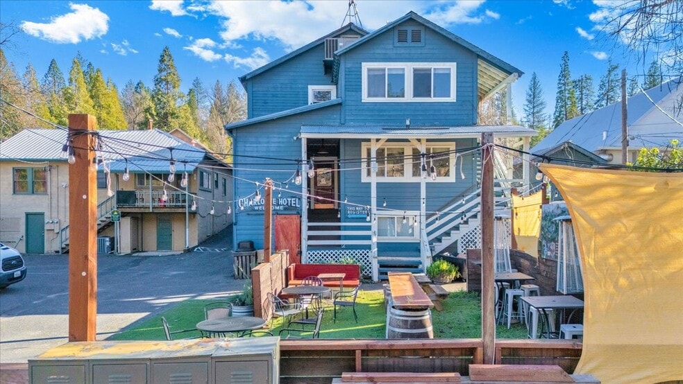 More Photos Of 18736 Main St, Groveland Hotel For Sale