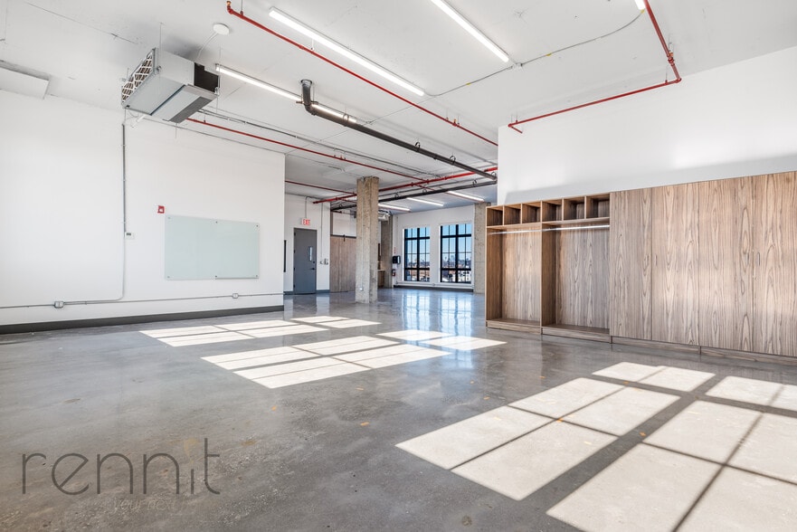 More Photos Of 640 Parkside Ave, Brooklyn Warehouse For Lease