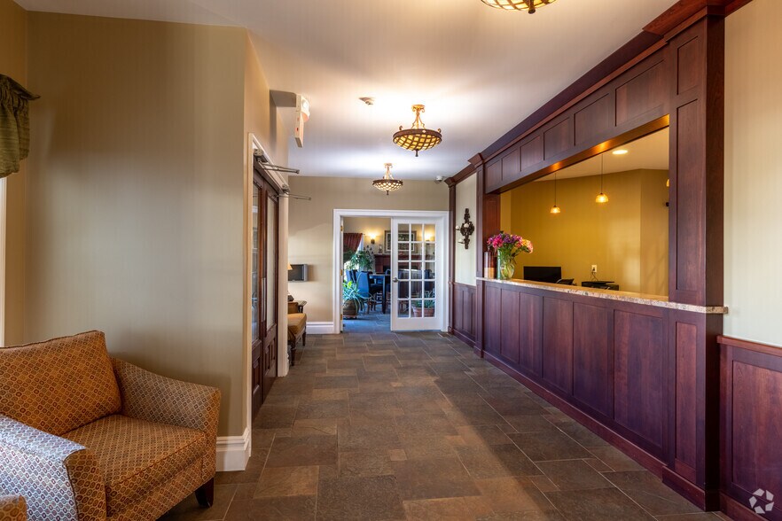 More Photos Of 107 Tindall Rd, Middletown Office For Lease