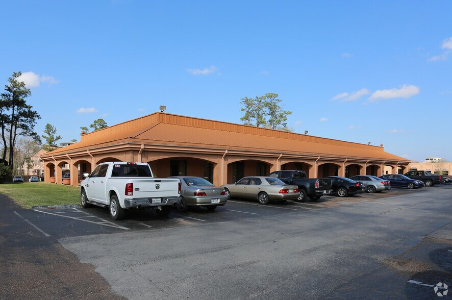More Photos Of 100 North Fwy, Conroe Office For Lease
