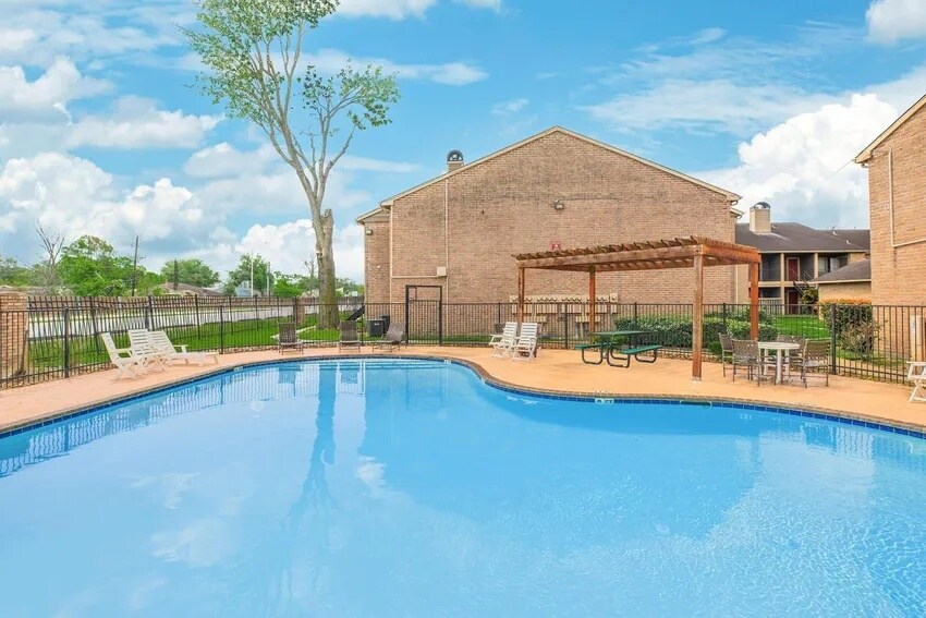 More Photos Of 9402 Synott Rd, Houston Apartments For Sale