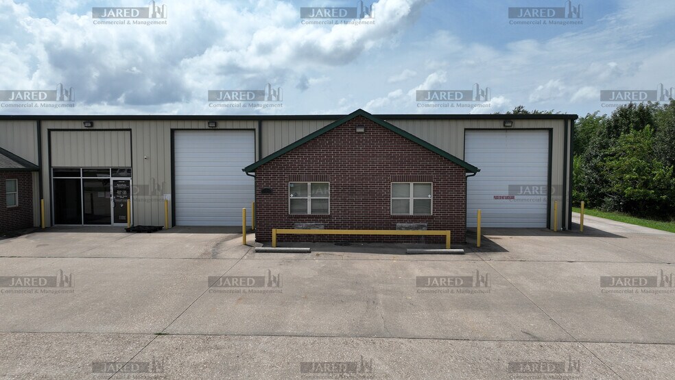 More Photos Of 1019 Cowan Dr, Lebanon Light Distribution For Lease