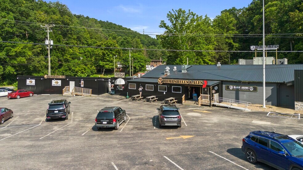 Primary Photo Of 2134 5th Street Rd, Huntington Restaurant For Sale