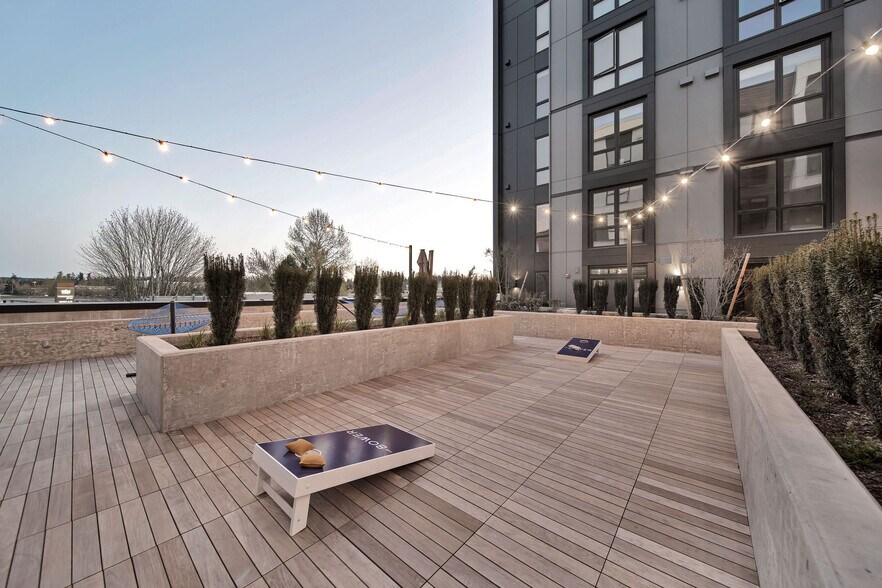 More Photos Of 11811-11821 NE 128th St, Kirkland Multifamily For Sale