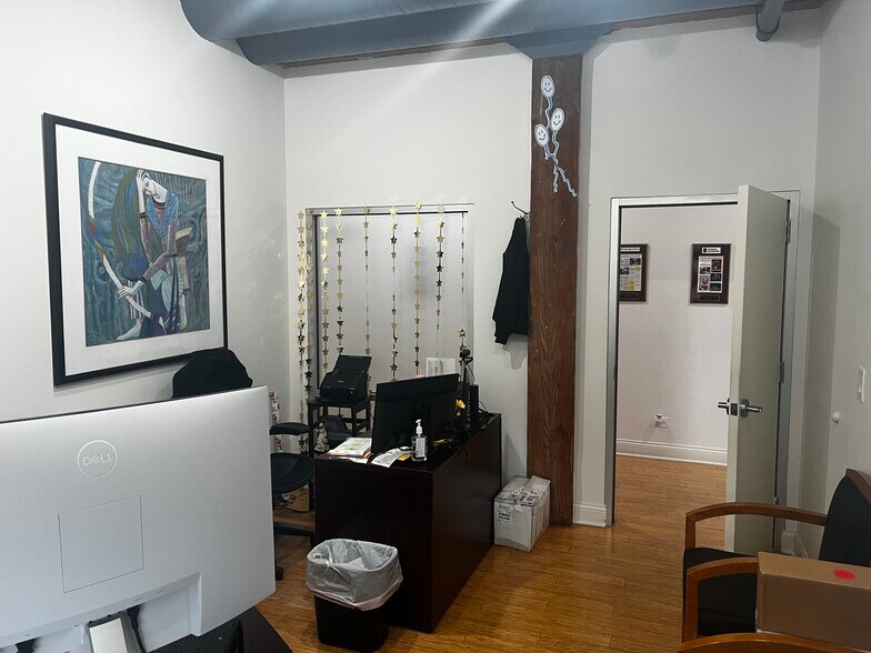 More Photos Of 409 W Huron St, Chicago Loft Creative Space For Lease