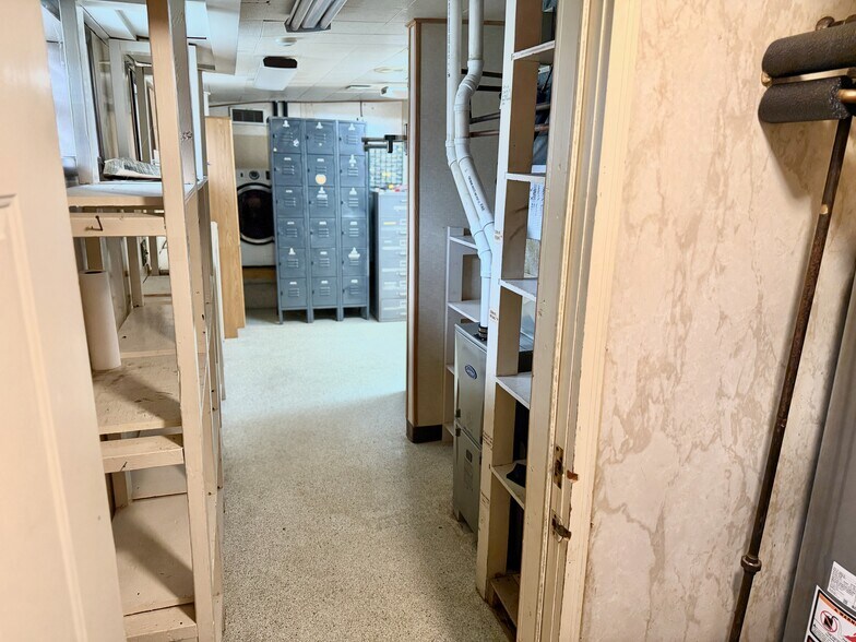 More Photos Of 1107 Lincoln Way E, Massillon Veterinarian Kennel For Sale