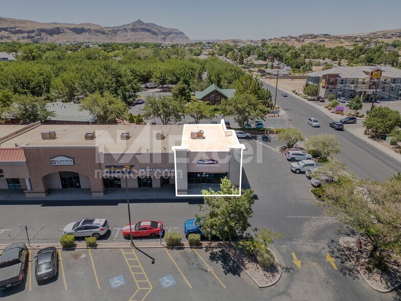 More Photos Of 1141 W State St, Hurricane Storefront For Lease