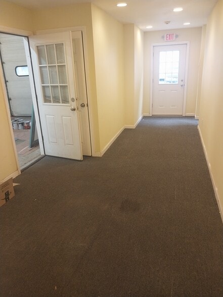 More Photos Of 688 Derby Ave, Seymour Warehouse For Lease