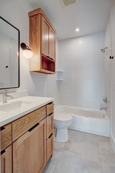 More Photos Of 1700 Spoke St, Oklahoma City Office Residential For Sale