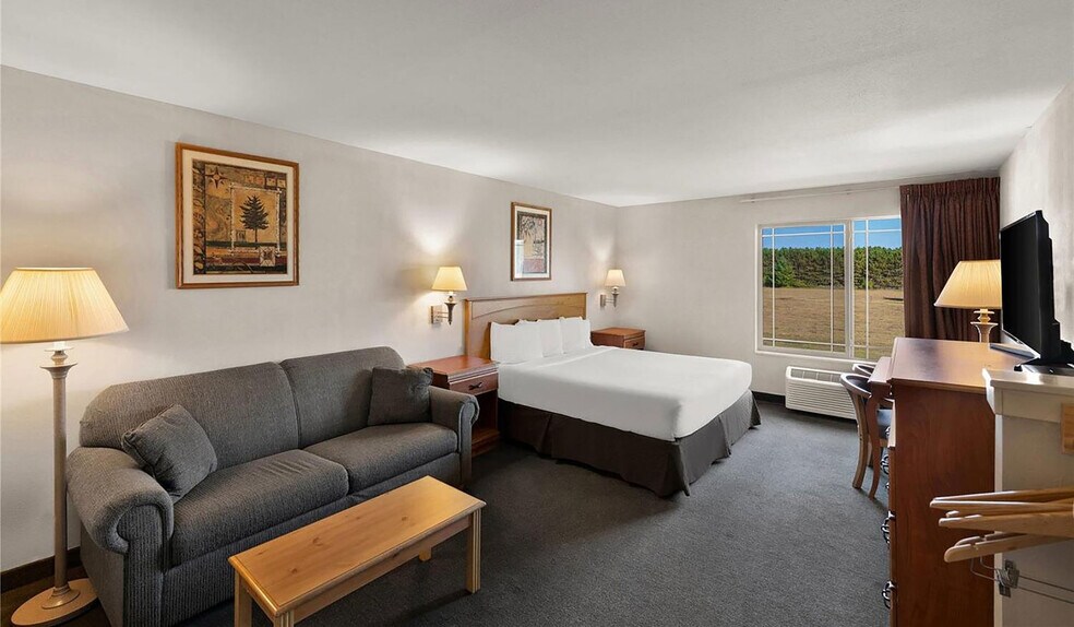 More Photos Of 1738 Comfort Dr, Tomahawk Hotel For Sale