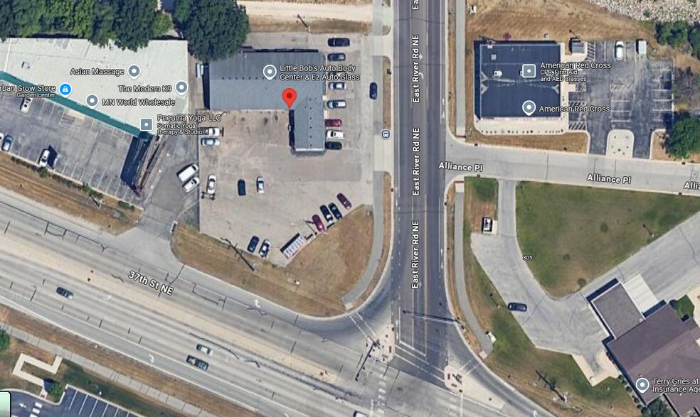 More Photos Of 295-297 37th St NE, Rochester Auto Repair For Lease