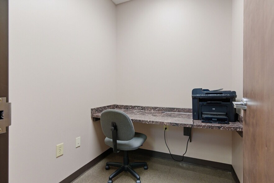 More Photos Of 142 Hampton Ct, Commerce Rehabilitation Center For Sale