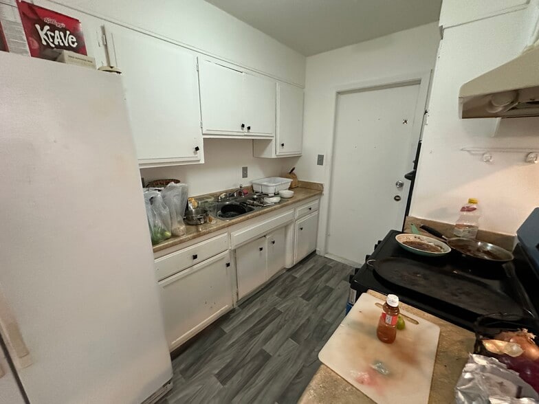 More Photos Of 3620 Elkhorn Blvd, North Highlands Dormitory For Sale