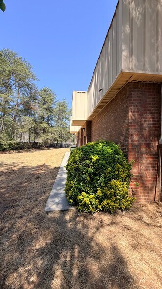More Photos Of 3005 Lenora Church Rd, Snellville Office For Lease