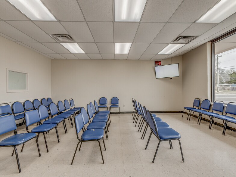 More Photos Of 430 N Berry Rd, Norman Medical For Sale
