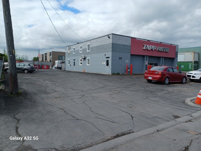 More Photos Of 39 Cleopatra Dr, Nepean Warehouse For Sale