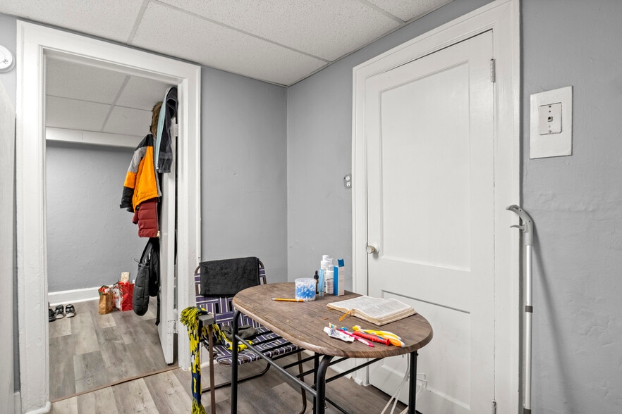 More Photos Of 1205 Garfield Ave, Lincoln Park Apartments For Sale