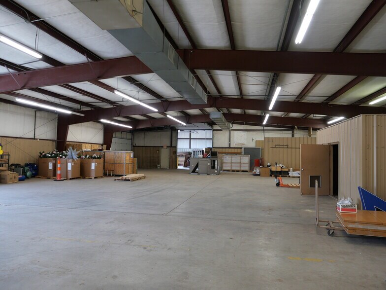 More Photos Of 1364 NE 3rd St, Oklahoma City Warehouse For Sale