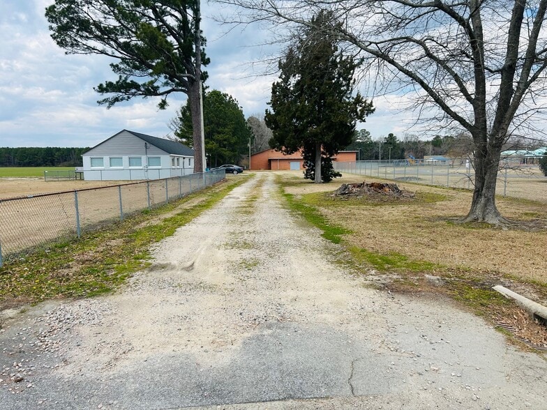 More Photos Of 2677 NC-903 Hwy, Stokes Sports And Entertainment For Sale