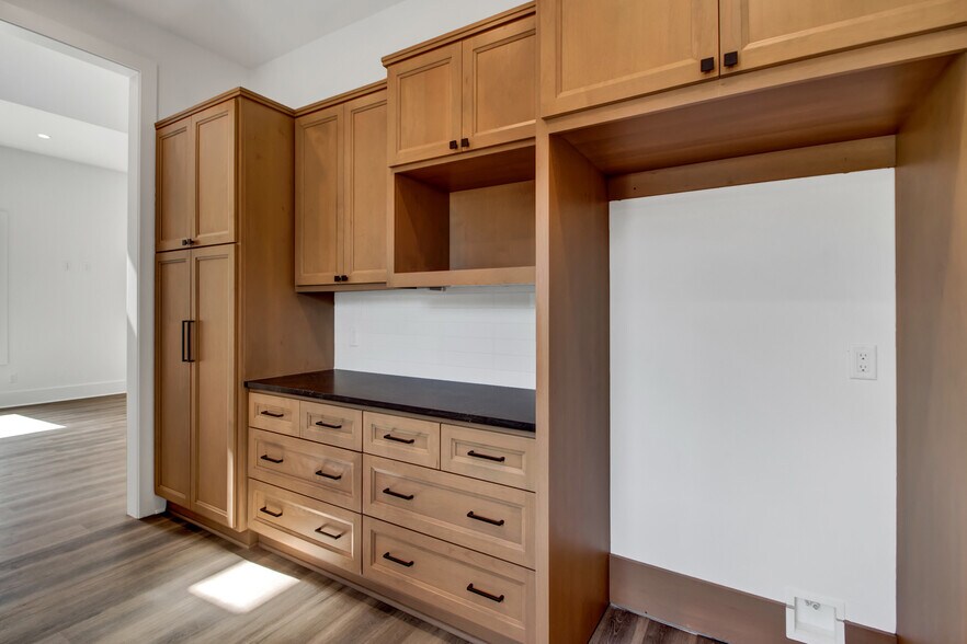 More Photos Of 9070 Gleannloch Forest Dr, Spring Medical For Lease