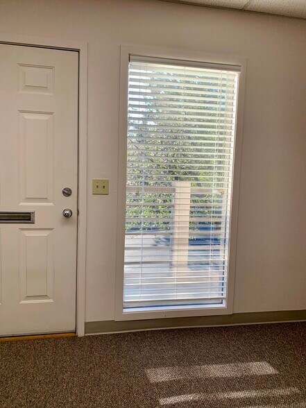 More Photos Of 477 NE Greenwood Ave, Bend Loft Creative Space For Sale
