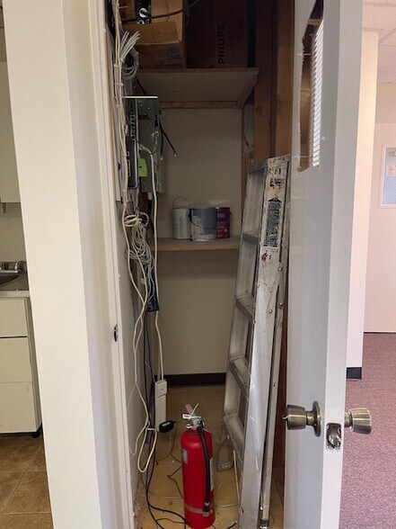 More Photos Of 27 Clyde Rd, Somerset Medical For Sale