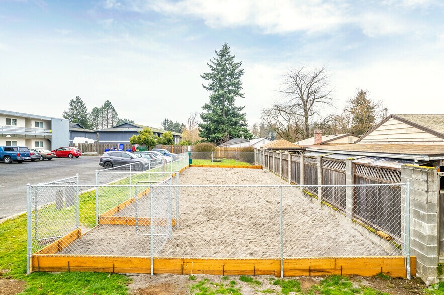 More Photos Of 11181-11211 NE Weidler St, Portland Apartments For Sale